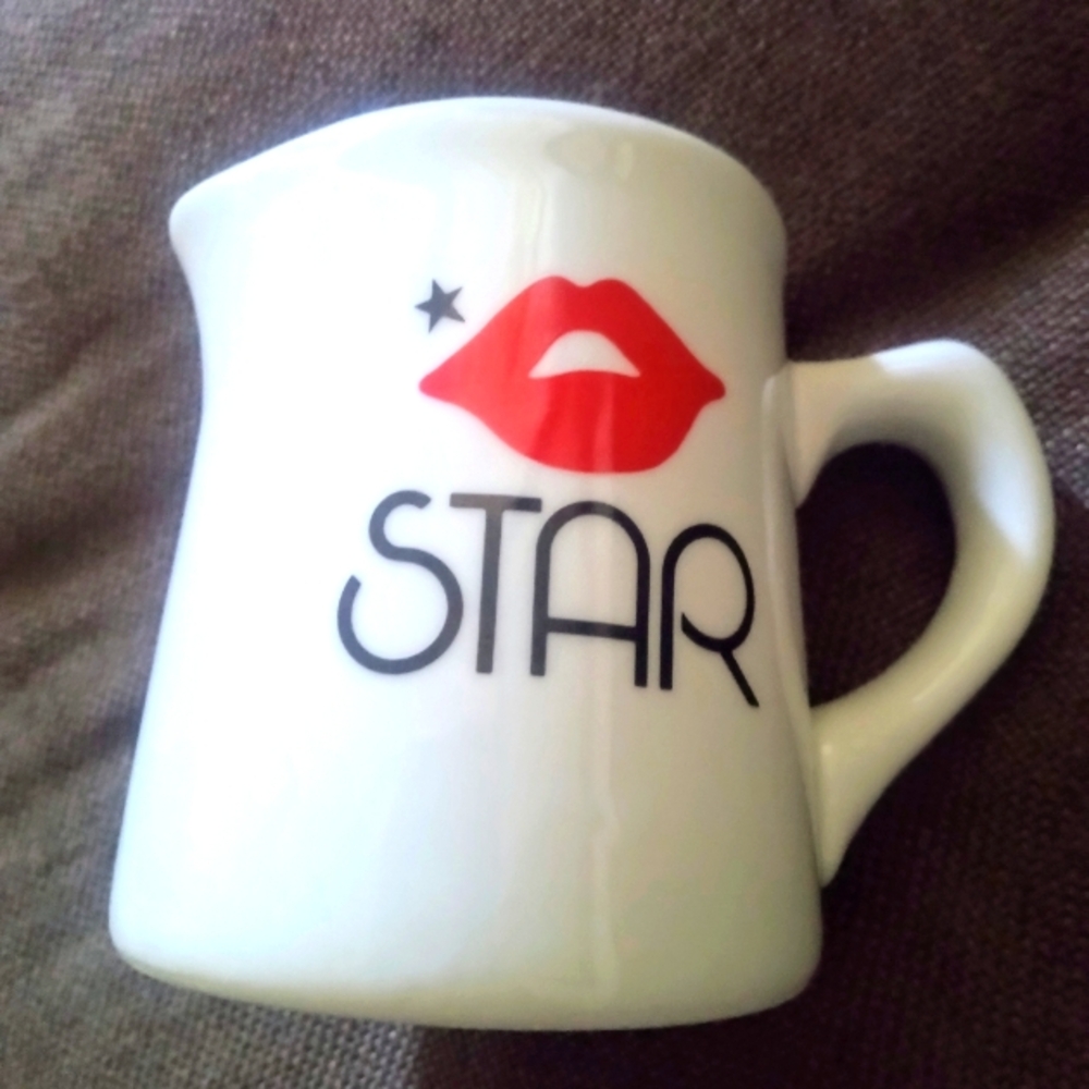 Sigma The Taste setter Doug Wilson 6 oz white "Star" creamer 👄